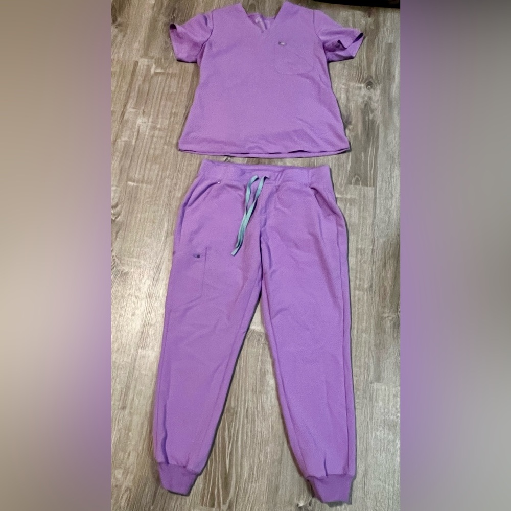 FIGS SCRUB SET